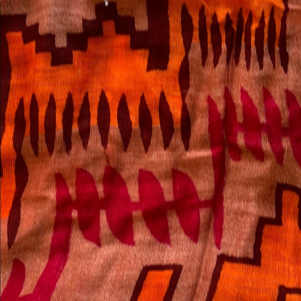 ✨ Patterned scarf ✨ - Picture 3 of 4